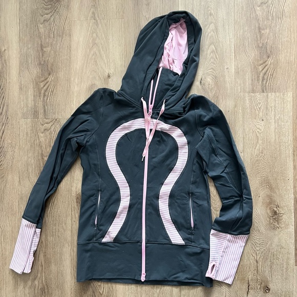 Lululemon In Stride Jacket - coal & pink stripe - Picture 1 of 6